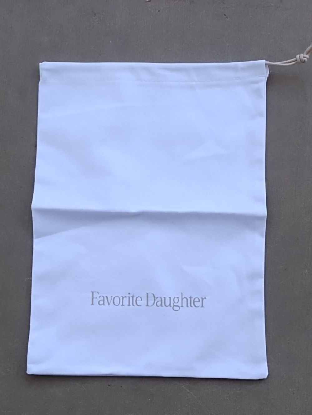 'Favorite Daughter' White Drawstring Dust Bag